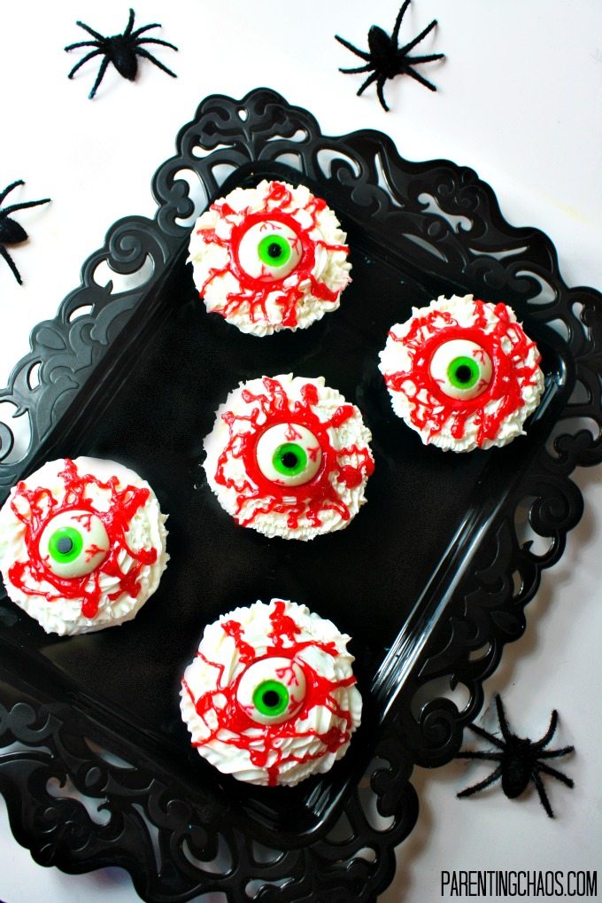 Bloodshot Eyeball Cupcakes | Parenting Chaos