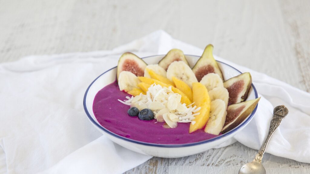 Energy-Boosting Smoothie Bowl = Food Matters