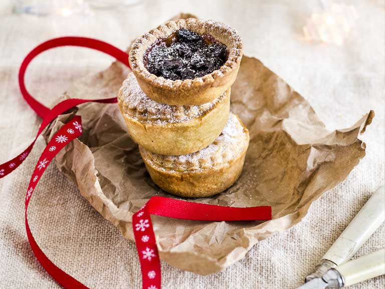 Apricot Mince Pies by Saga