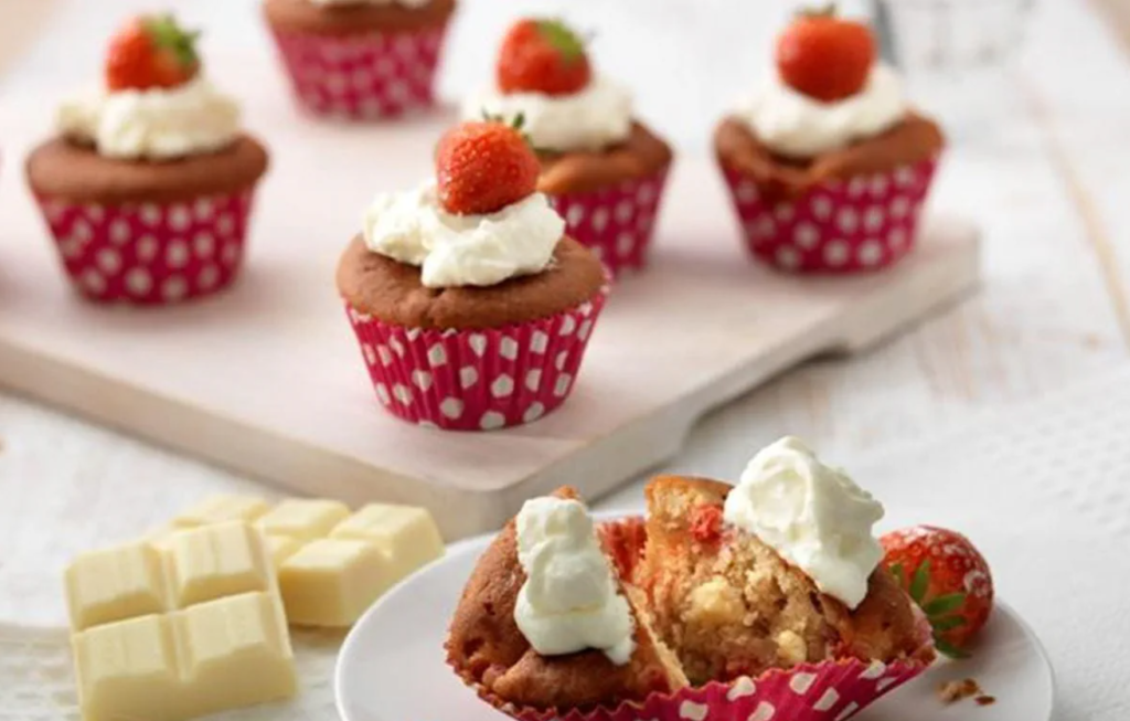 White Chocolate and Strawberry Cupcakes By Bake with Stork