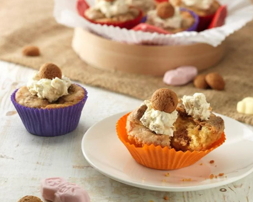 Gingerbread Cupcakes by Bake with Stork