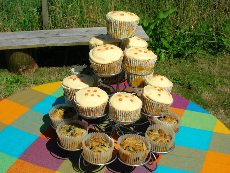 Apricot Curd and White Chocolate Cupcakes by Tin and Thyme