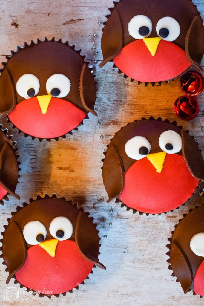 Christmas Robin Cupcakes by Only Crumbs Remain