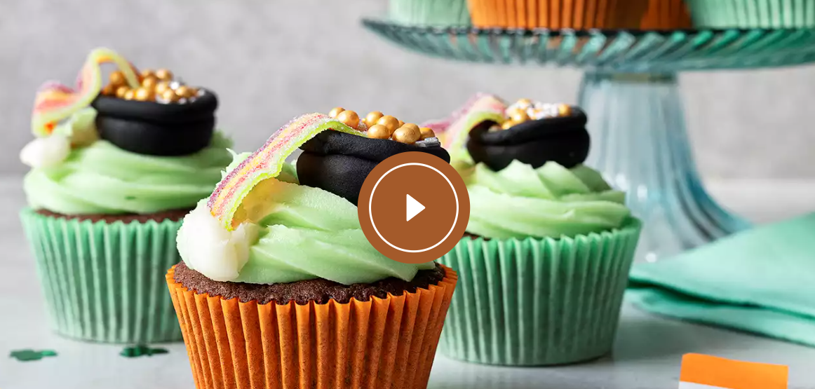 St. Patrick’s Day Pot of Gold Cupcakes by Dr Oetker IE