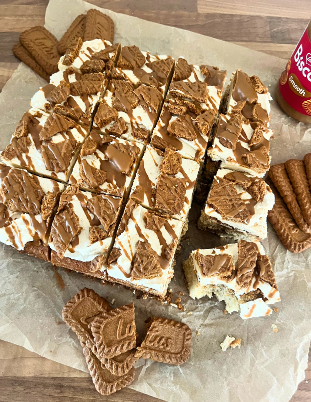 White Chocolate and Biscoff Traybake by Homepride UK